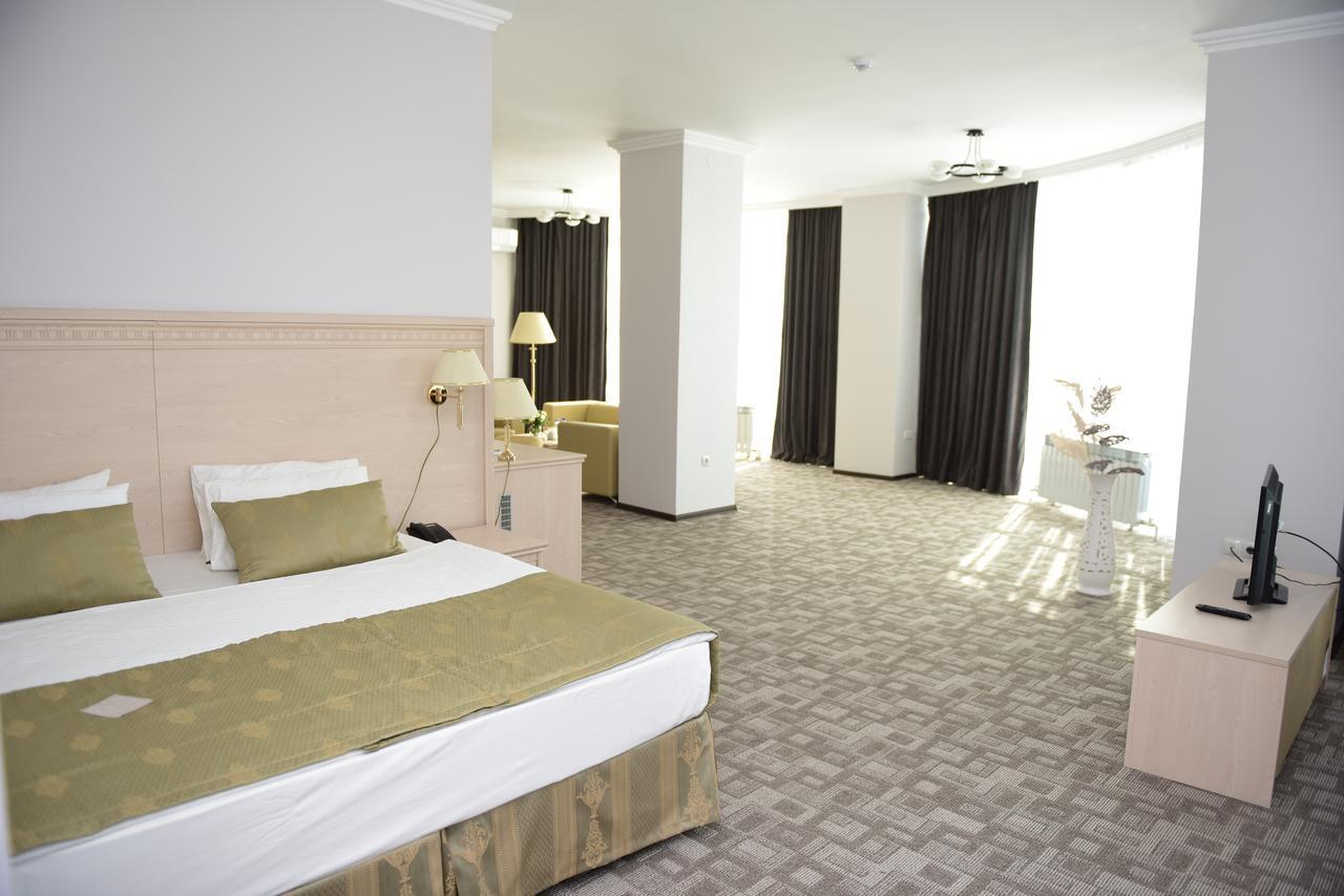 Tanzharyk Hotel Aktobe Exteriér fotografie